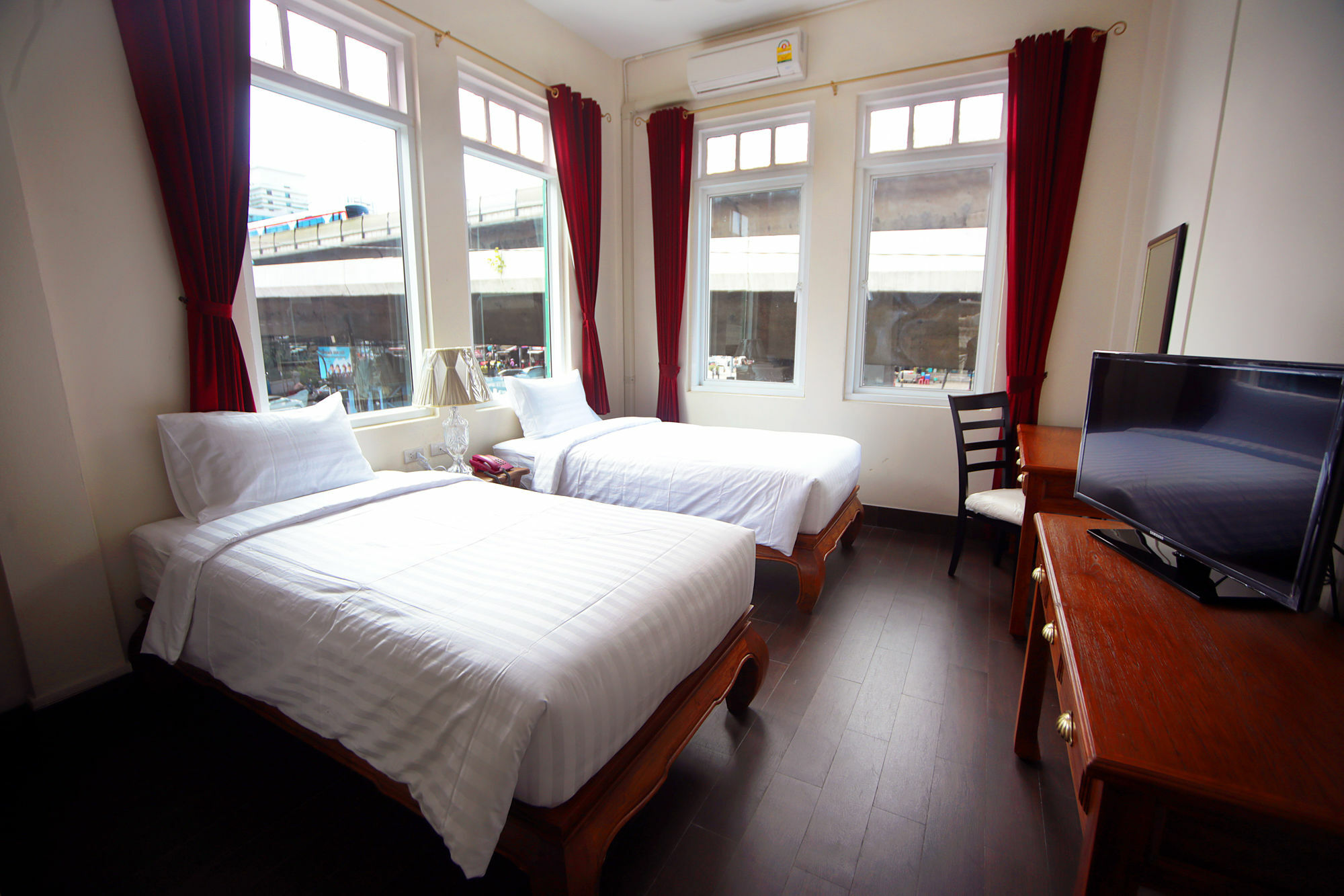 The Myth - Sud Sathorn Bed & Breakfast Bangkok Exterior photo